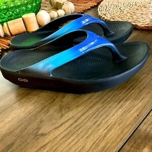 Oofos Oolala Luxe Thong Sandals WOMENS  8 Flip Flops Blue Aqua Black 00.1.00 B62